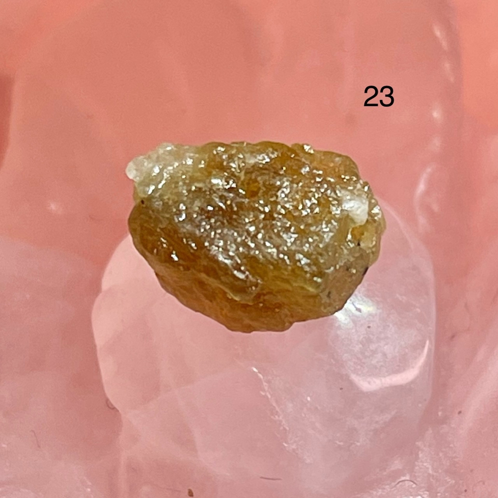 45792 Турмалин оливковый необработанный Бусина 8-10мм