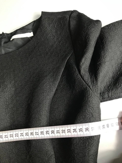 Платье Zarina лаконичного дизайна, маркировка 42, визуально на 42 размер