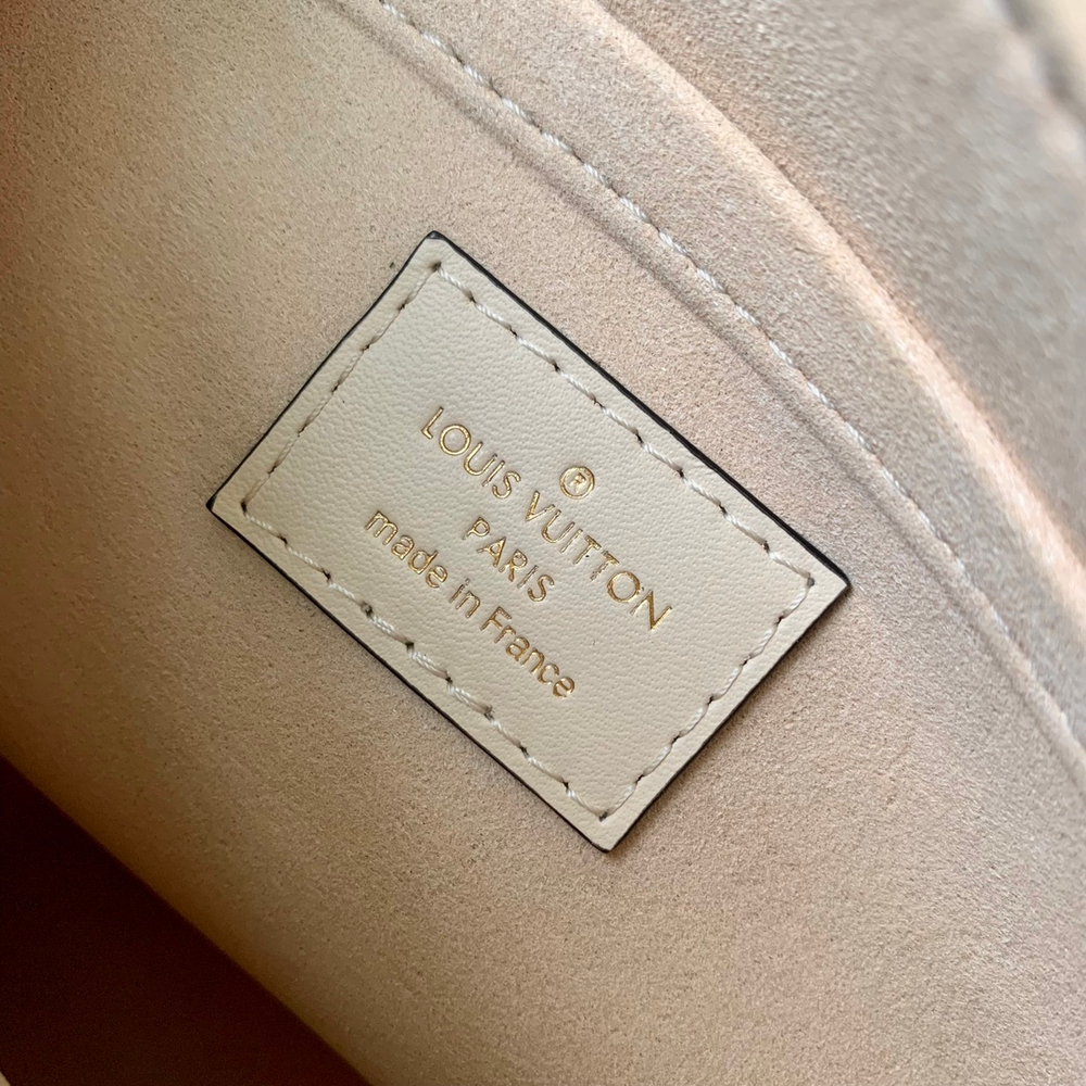 Louis Vuitton Onthego East West