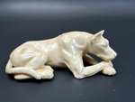 Резная фигура из кости «Лежащая собака»