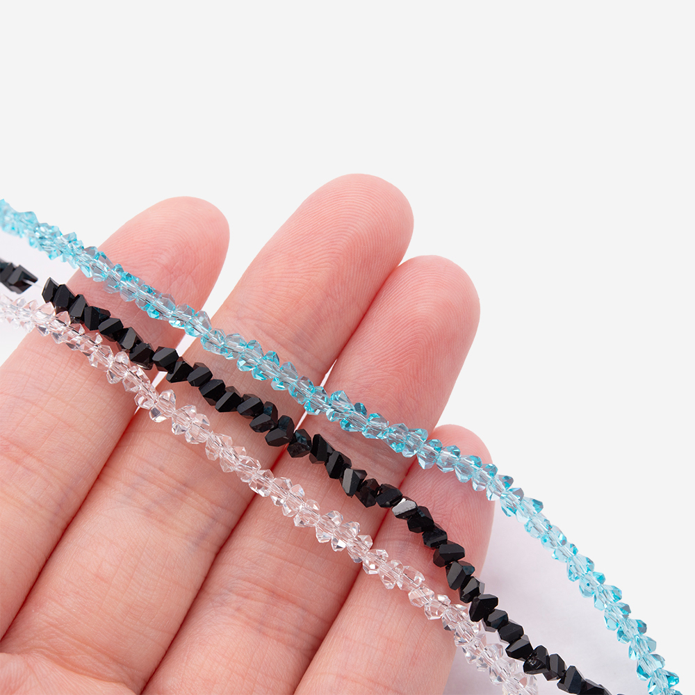 Хрустальные бусины в форме треугольника, оттенок "Бирюзовый", 2,5*3мм