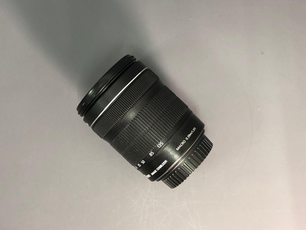 Canon 18-135mm STM царапинки на передней линзе Canon EF-S