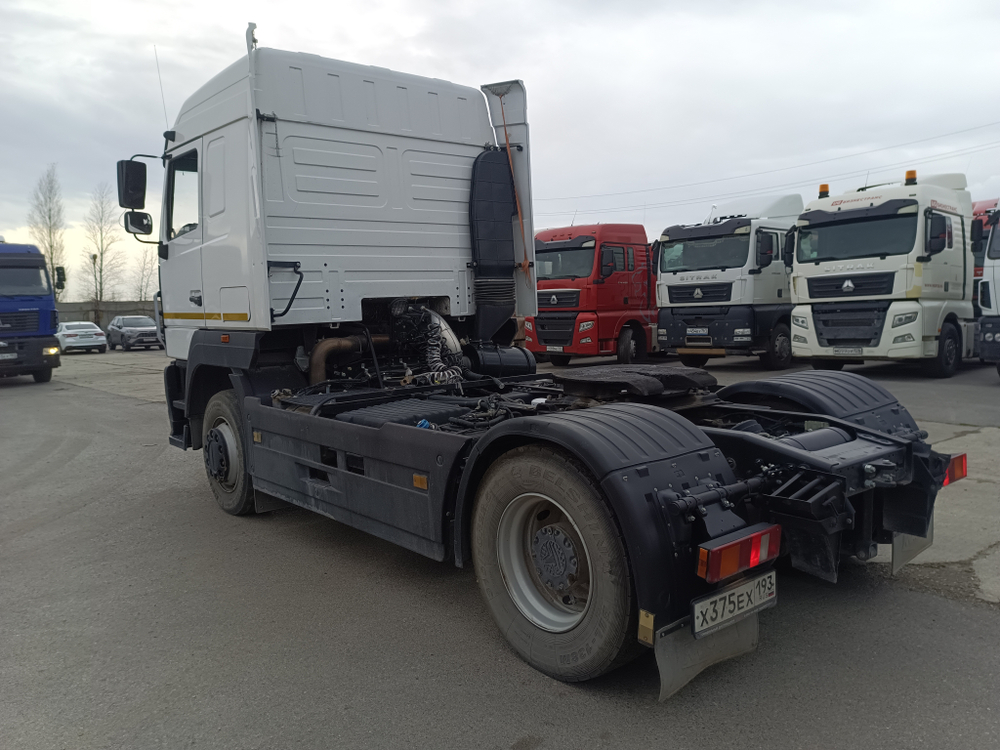 МАЗ 5440 4x2 Седельный тягач 544028-570-031 (Дизельный, 11,6 л, 423 л.с., МТ)