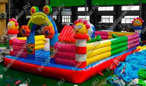 Надувной батут "Домик уточки", 8*5*3 м