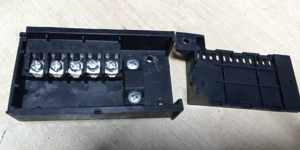 Клемная колодка со шнуром к варочной панели (с разбора)