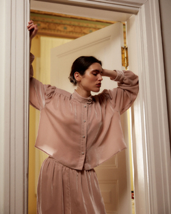 Комплект: блуза и брюки из шелкового бархата розовый