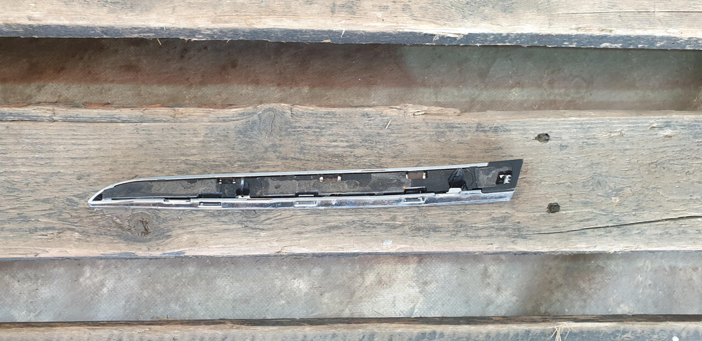 Молдинг крышки багажника левый GLC (C253) Coupe 16-23 Б/У Оригинал A2537430500