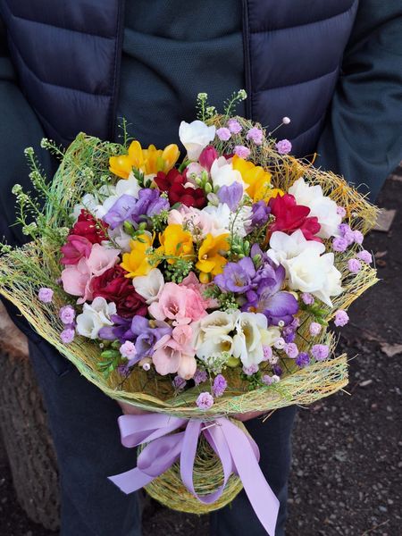 Фрезии. Нежность, аромат и элегантность в каждом букете