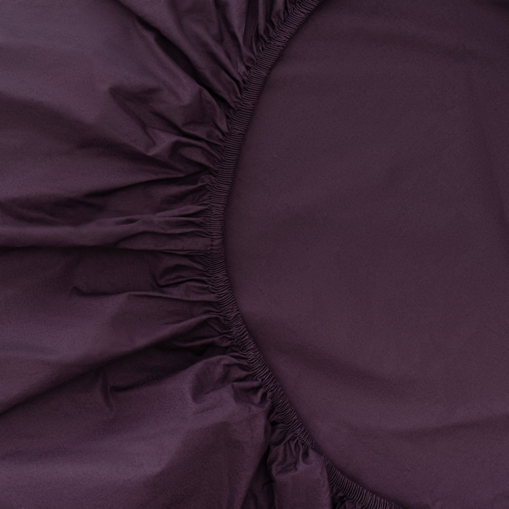 Простыня на резинке из стираного перкаля сливового цвета из коллекции essential, 180х200х30 см