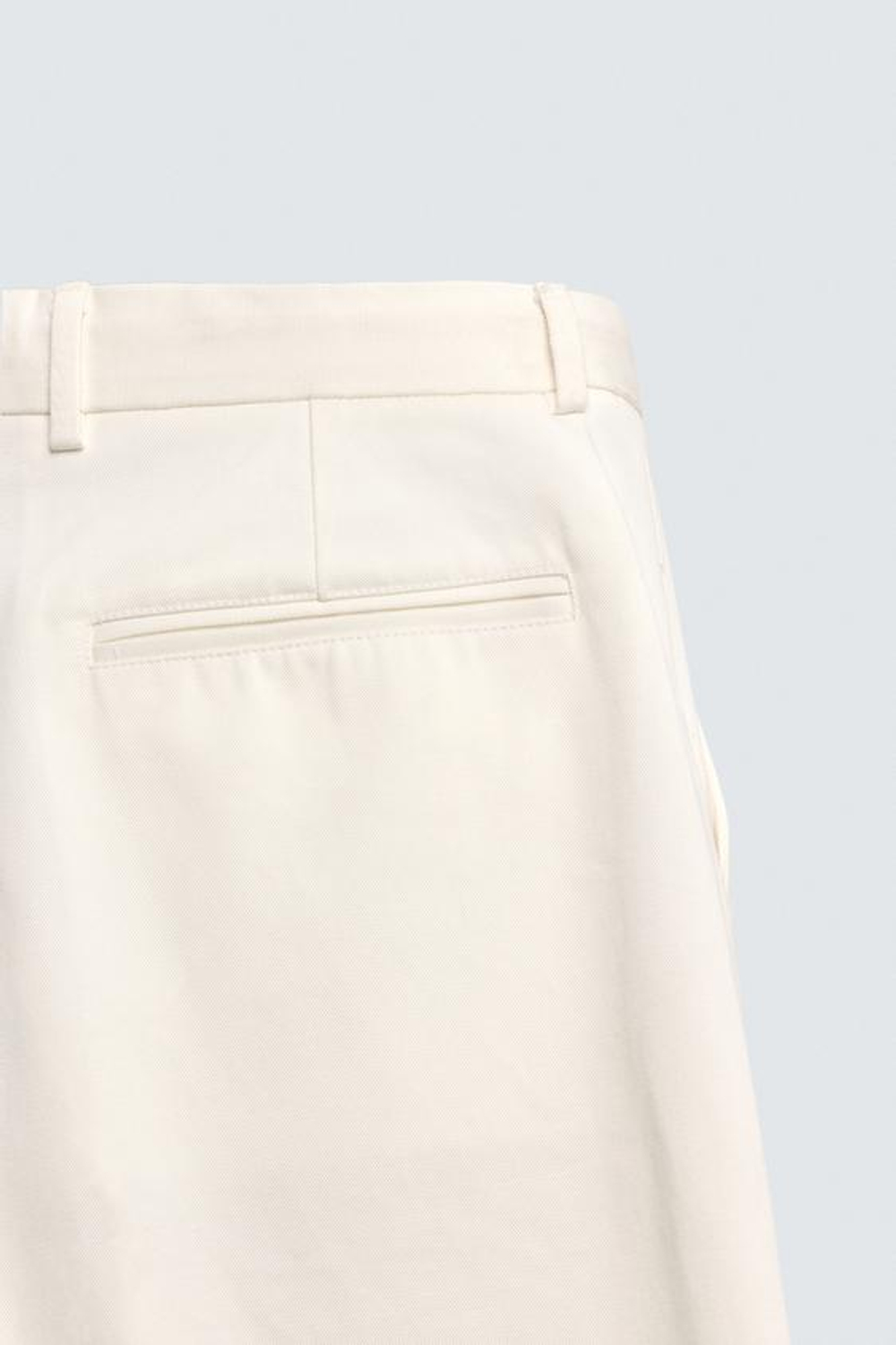 ZARA X AARON LEVINE БРЮКИ ЧИНОС СО СКЛАДКАМИ, ЖЕЛТОВАТО-БЕЛЫЙ