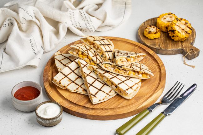 Кесадилья с курицей, 8 шт.