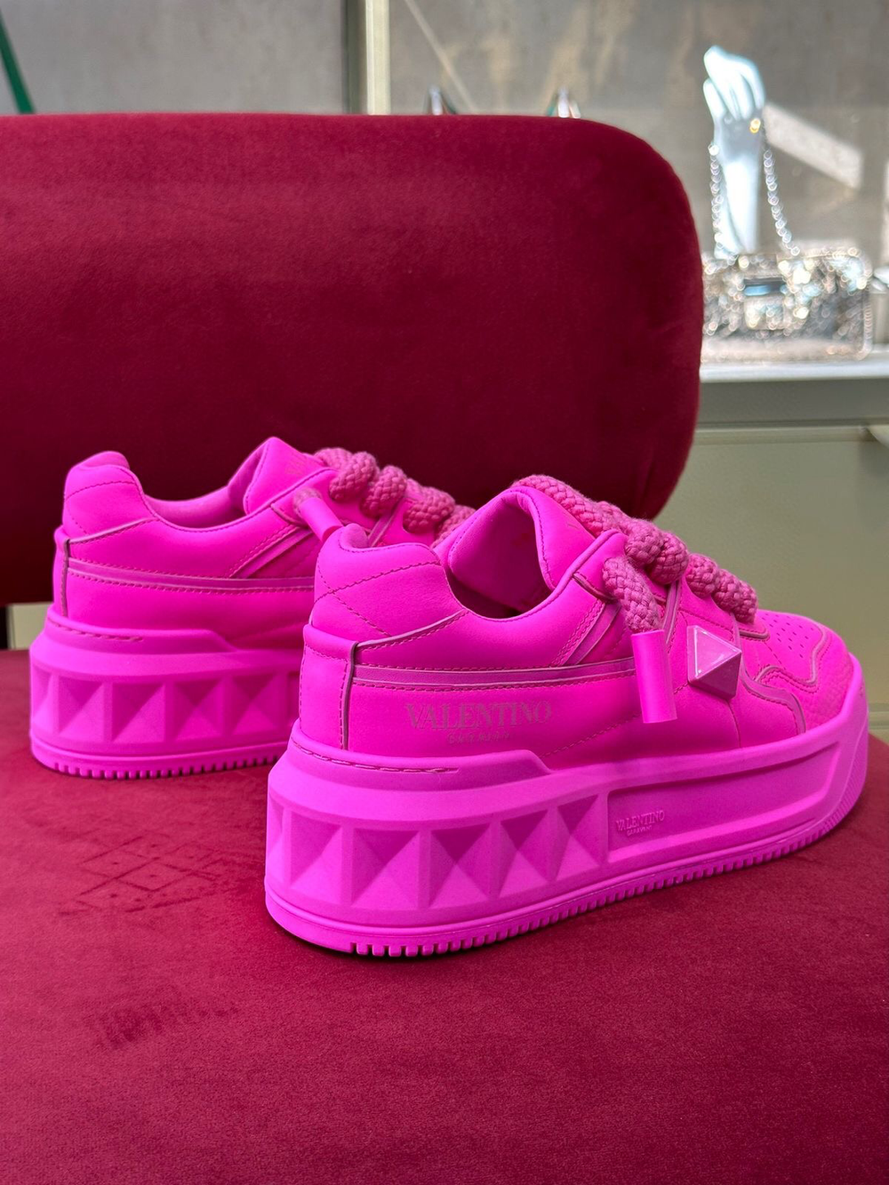 Кроссовки Valentino