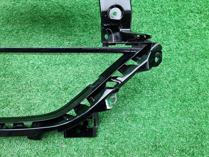 Кронштейн перед бампера Porsche Panamera 971 16-20