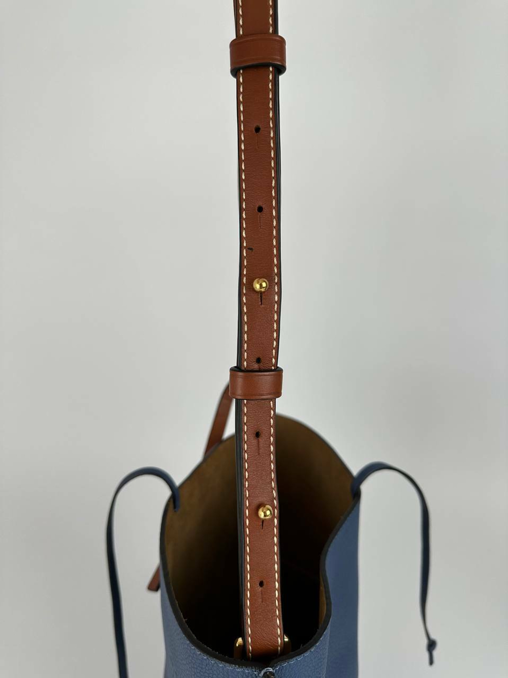 Сумка Loewe Gate Bucket Bag