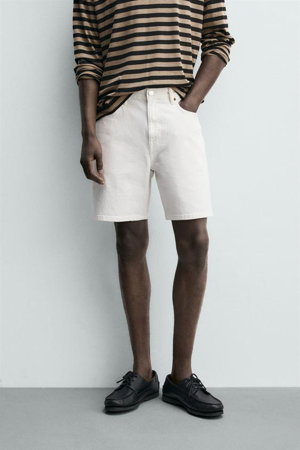 ZARA ДЖИНСОВЫЕ ШОРТЫ REGULAR FIT, БЕЛЫЙ