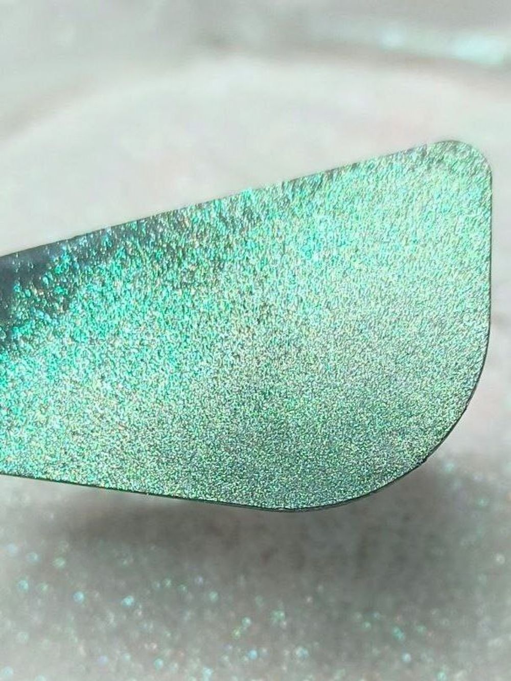 Премиум пигмент 9055 - Зелёно-салатовый мерцающий блеск 50-250 мкм - универсальный