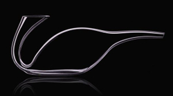 Декантер для вина 1500 мл Riedel Vinum Extreme Австрия на черном фоне