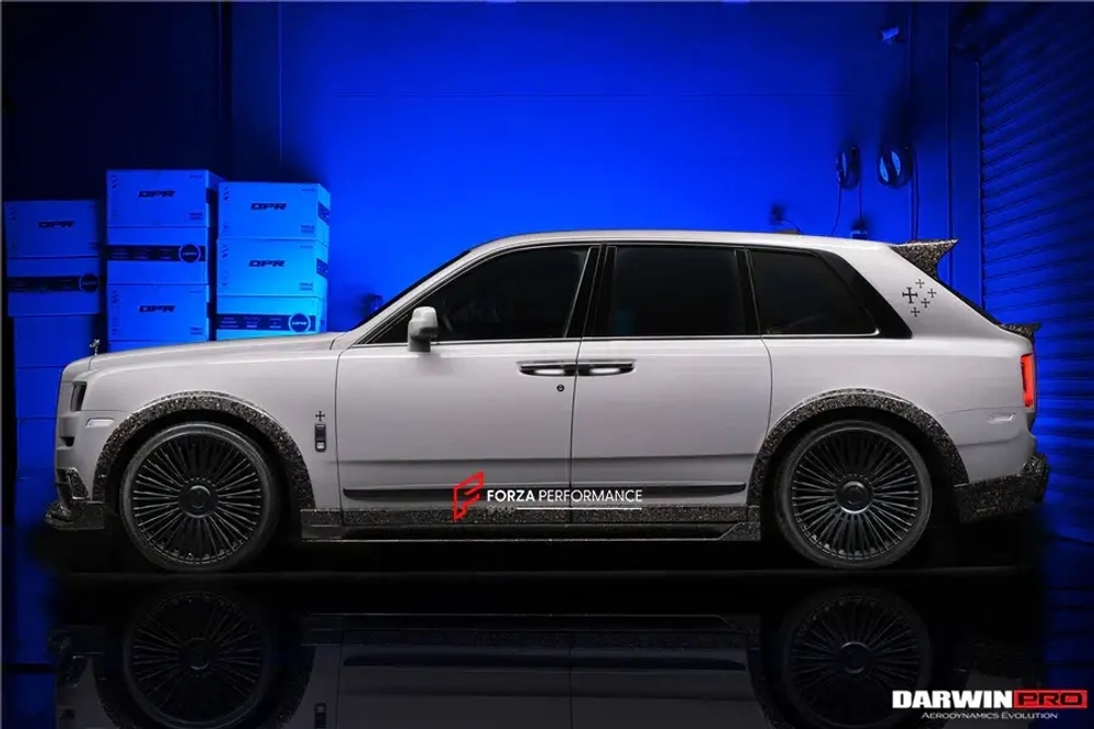 Оригинальный обвес из кованного карбона для Rolls-Royce Cullinan Ролс Ройс Куллинан