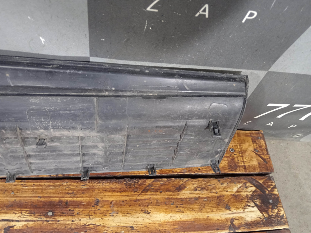 Накладка заднего бампера верхняя Toyota Land Cruiser 200 07-21 Б/У Оригинал 5216260040