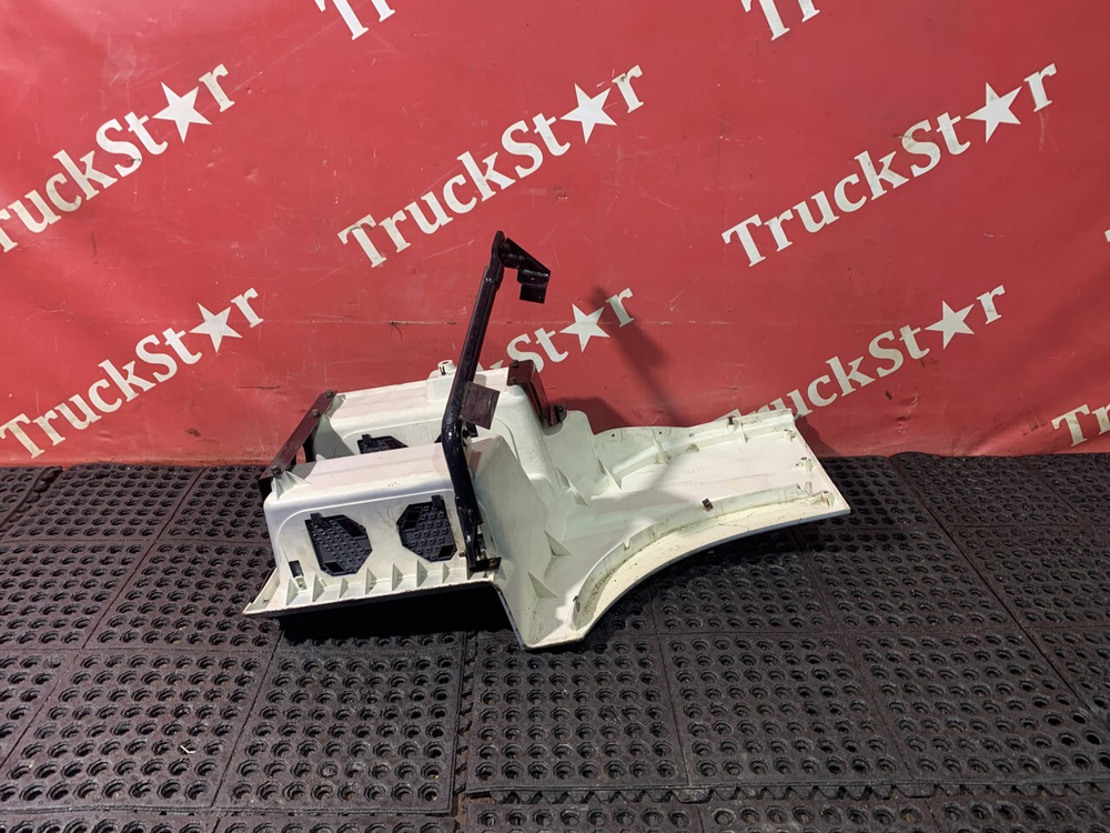 Корпус подножек правый 2023г.