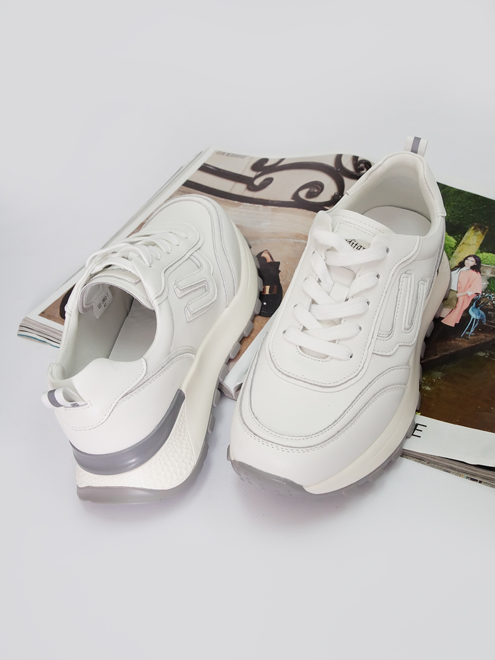 Кроссовки женские демисезонные