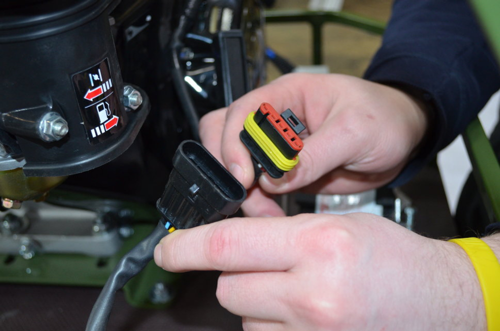 Мотобуксировщик KOIRA T14 R BS (Мотор США), реверс редуктор - задний ход