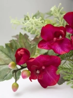 Искусственные цветы на стену в кашпо