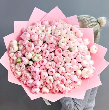 Букет из 35 кустовых пионовидных роз сорта "Mansfield park"