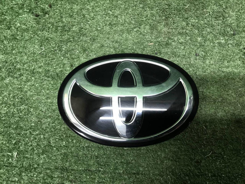 Эмблема Toyota Highlander 3 U50 (2016-2019)
