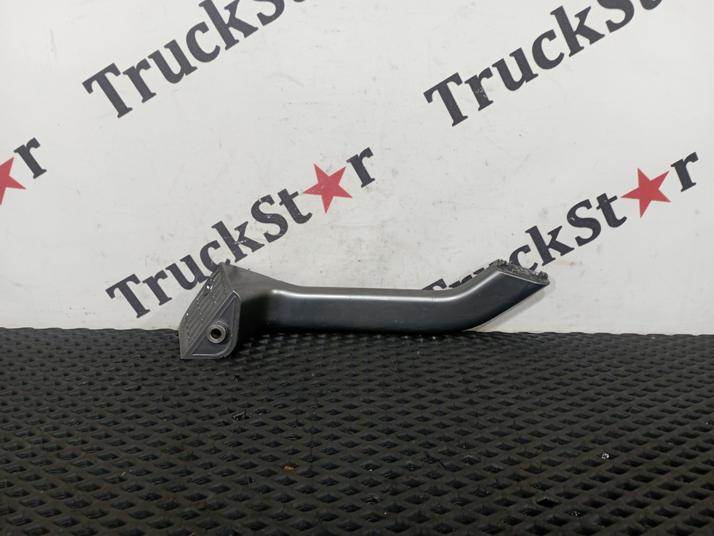 Ручка двери внутренняя левая 2023г