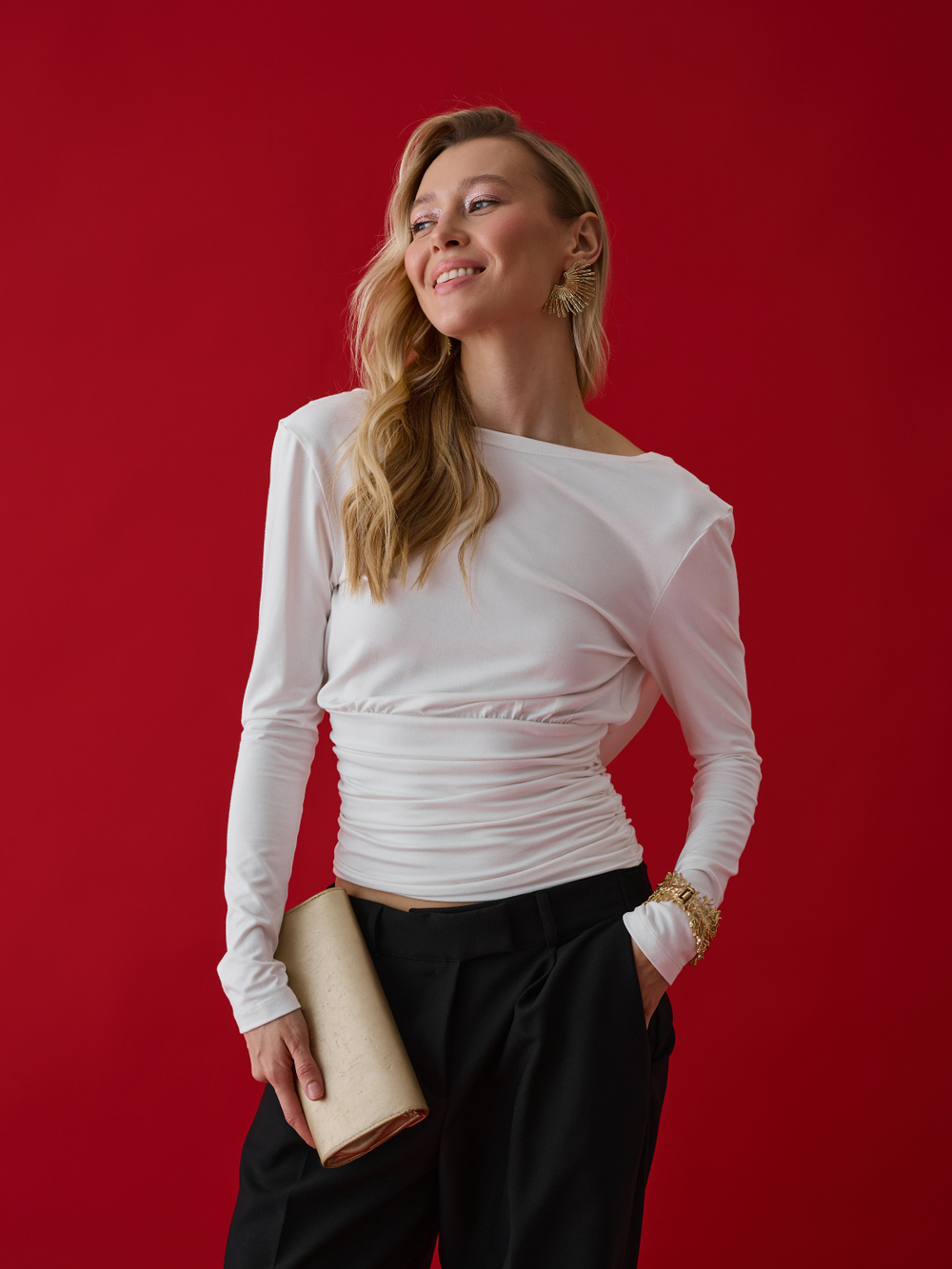 Лонгслив нарядный с открытой спинкой