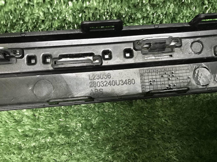 Накладка переднего бампера Москвич 3 (2022-н.в.)