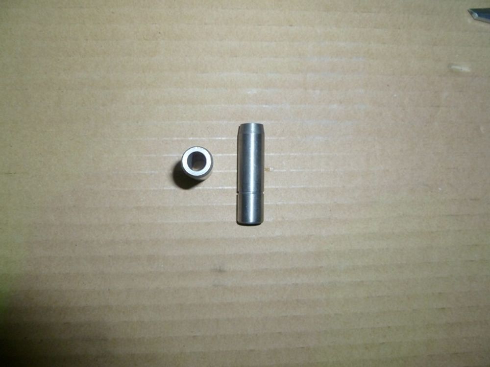 Втулка направляющая клапана КМ376/Valve guide