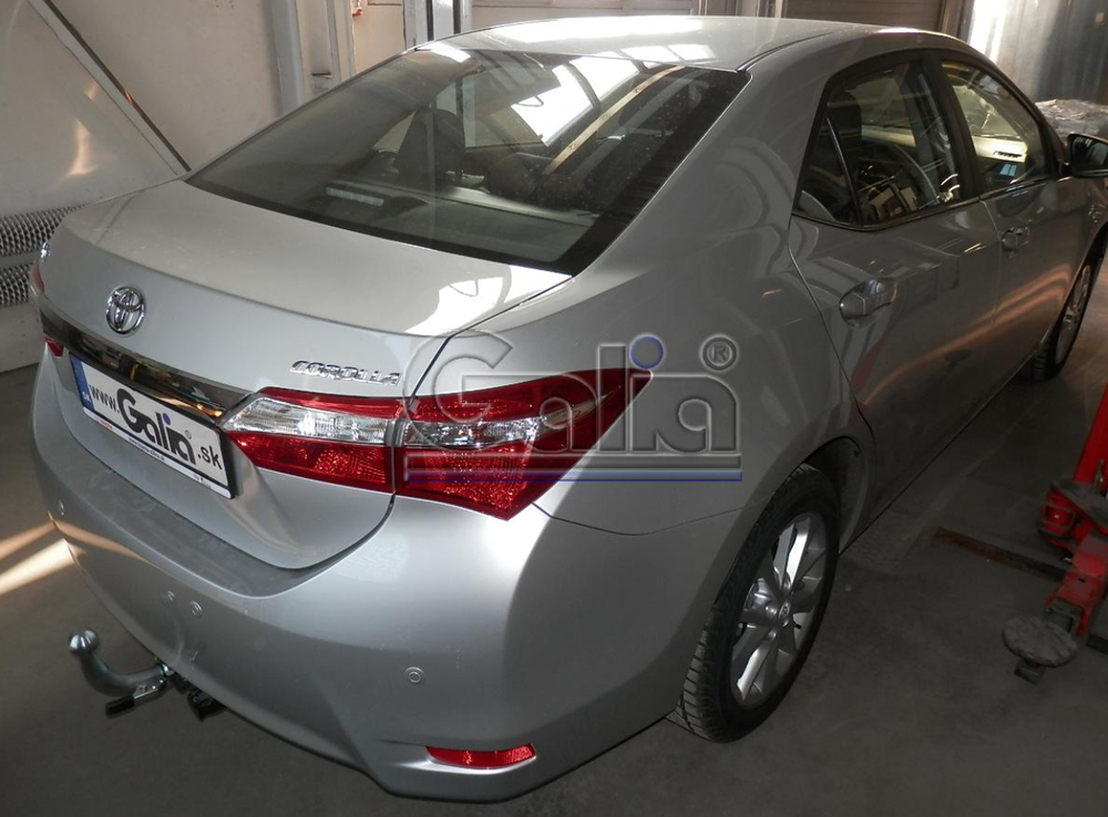 Оцинкованный фаркоп на Toyota Corolla седан E170 2013-2019 (без электрики), Galia T064C
