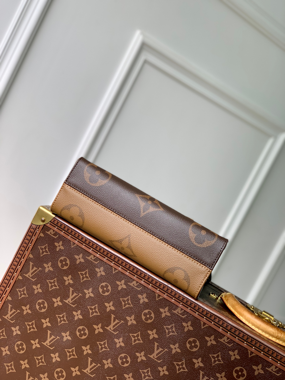 Louis Vuitton OnTheGo East West Chain