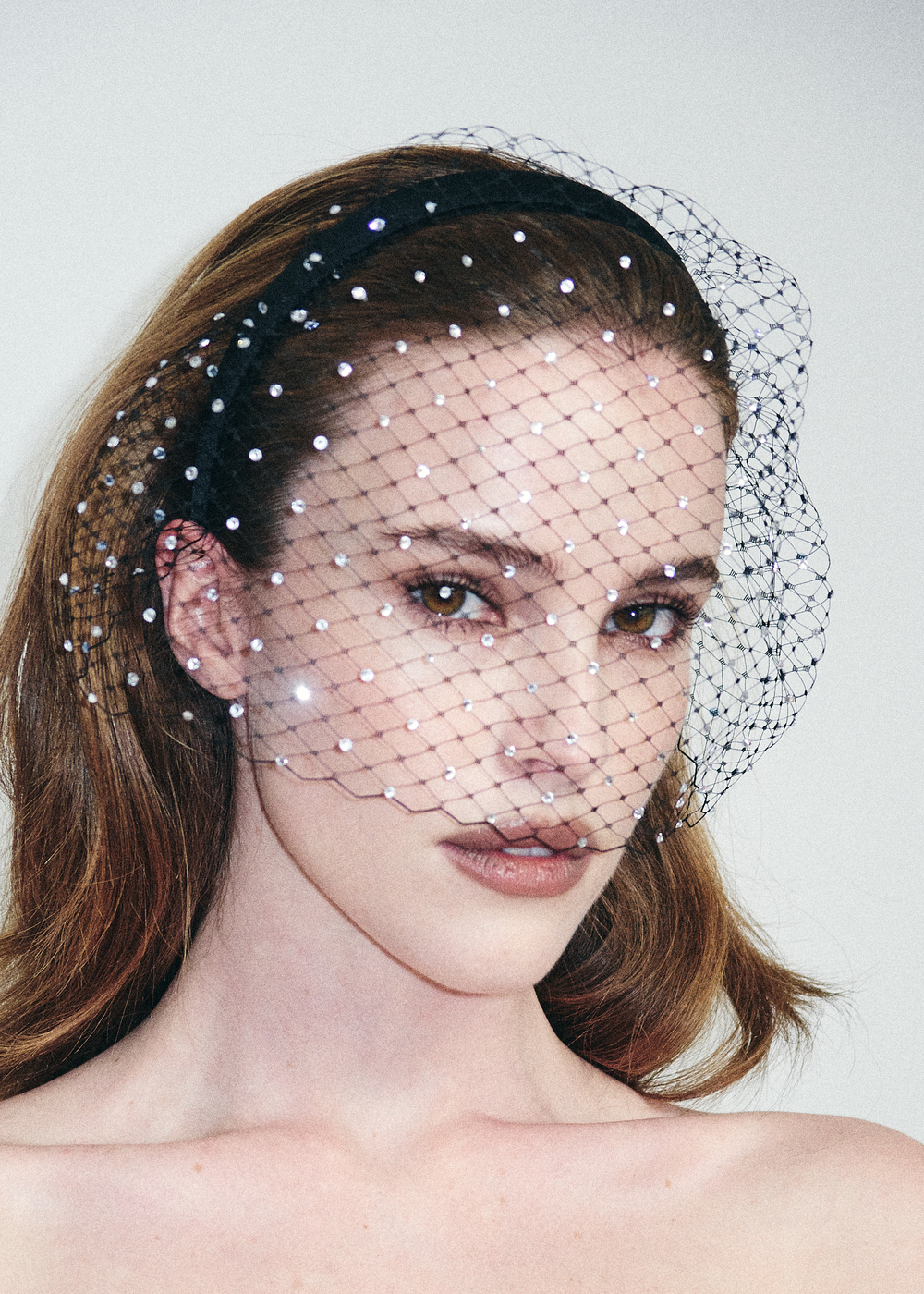 Вуаль классическая с белыми камнями