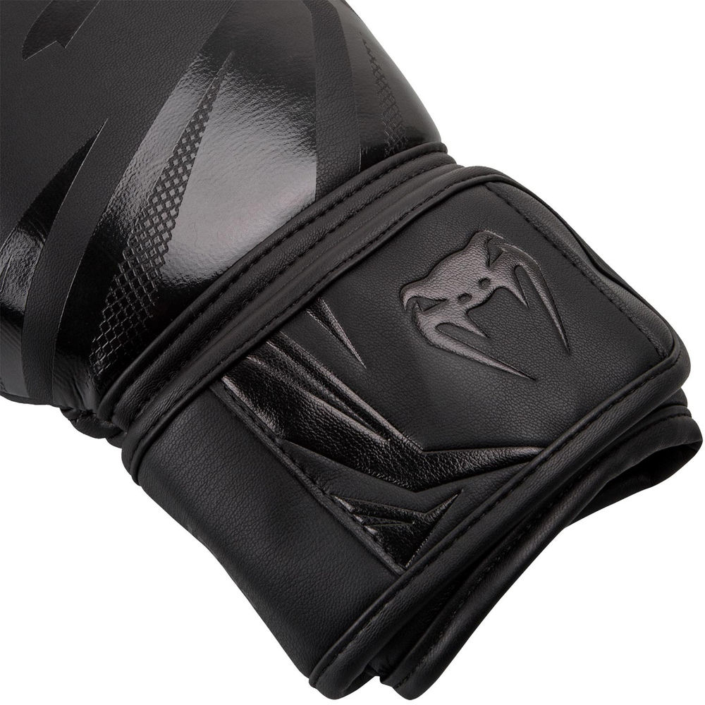 Перчатки боксерские Venum Challenger 3.0 Black