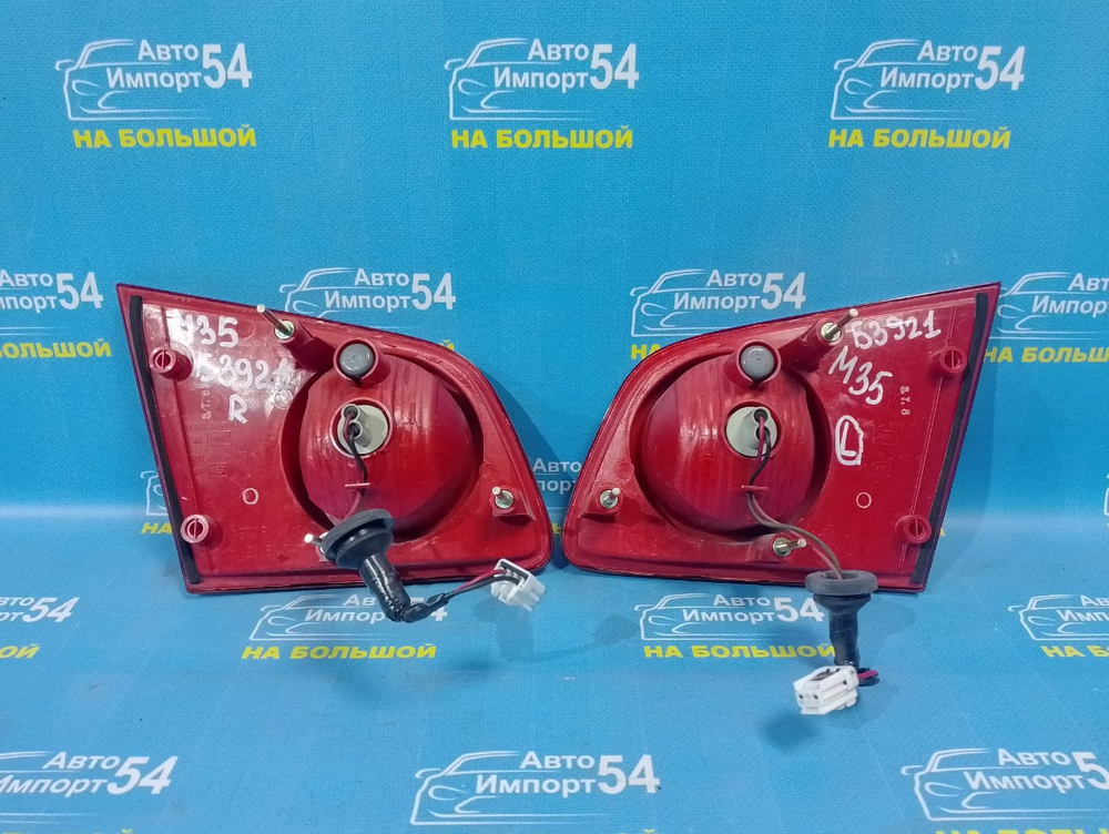 Вставка багажника левая NISSAN STAGEA 2001-2007