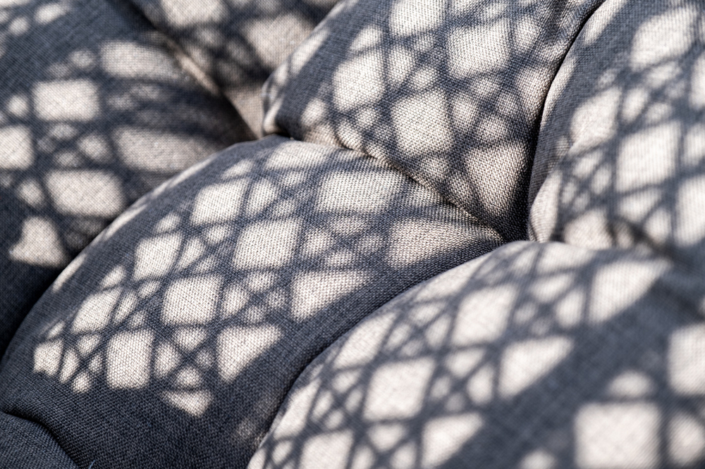 "Виши" подвесное кресло-кокон из искусственного ротанга, цвет коричневый с серо-коричневой подушкой