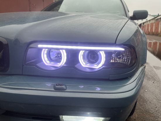 Передние фары 3D Angel Eyes для BMW 7 E38 (94-01) черные