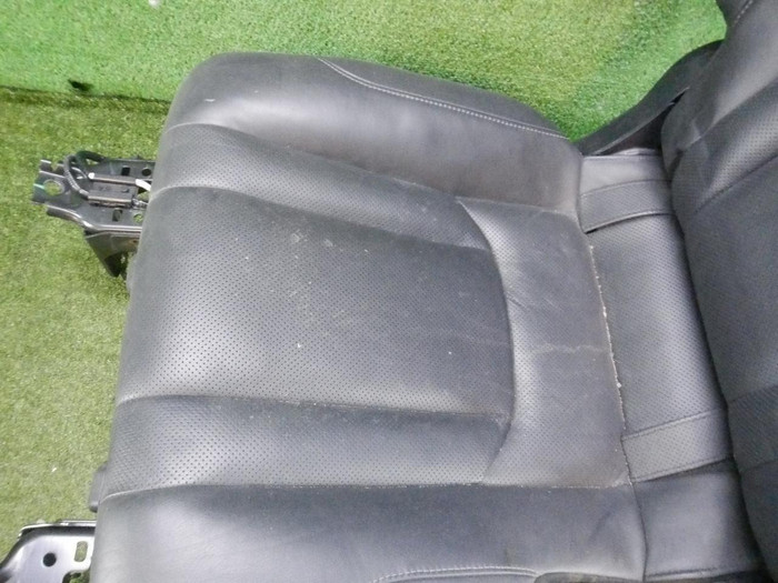 Сиденье заднее правое Lexus LX 3 (2015-2023)