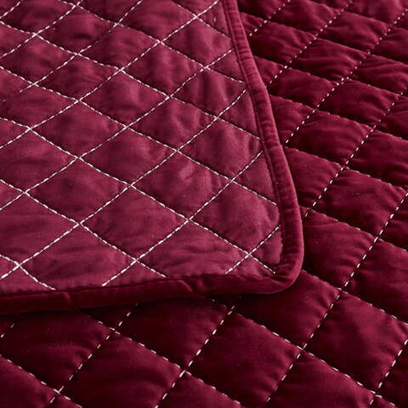 Покрывало 240x260 и 2 наволочки 50х70 Sofi De MarkO Мартин бордовое