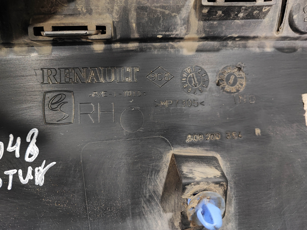 Накладка двери передней правой Renault Kaptur 16-22 Б/У Оригинал 808201805R