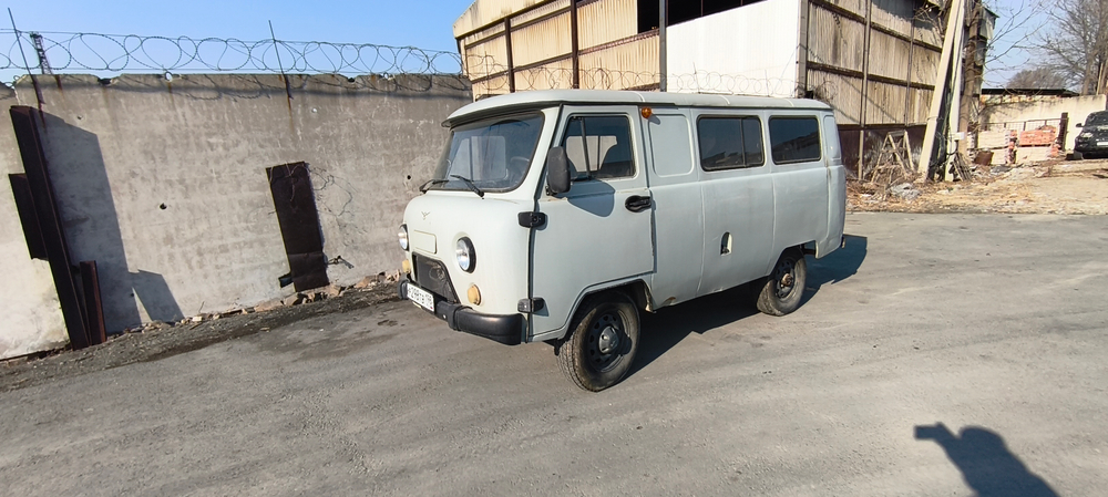 UAZ 3909* Грузопассажирский 390995-04 (Фургон, 6+1 мест, без ABS, Бензиновый, 2,7 л, 112 л.с.)