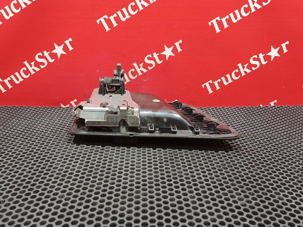 Ручка двери наружная левая 2019г