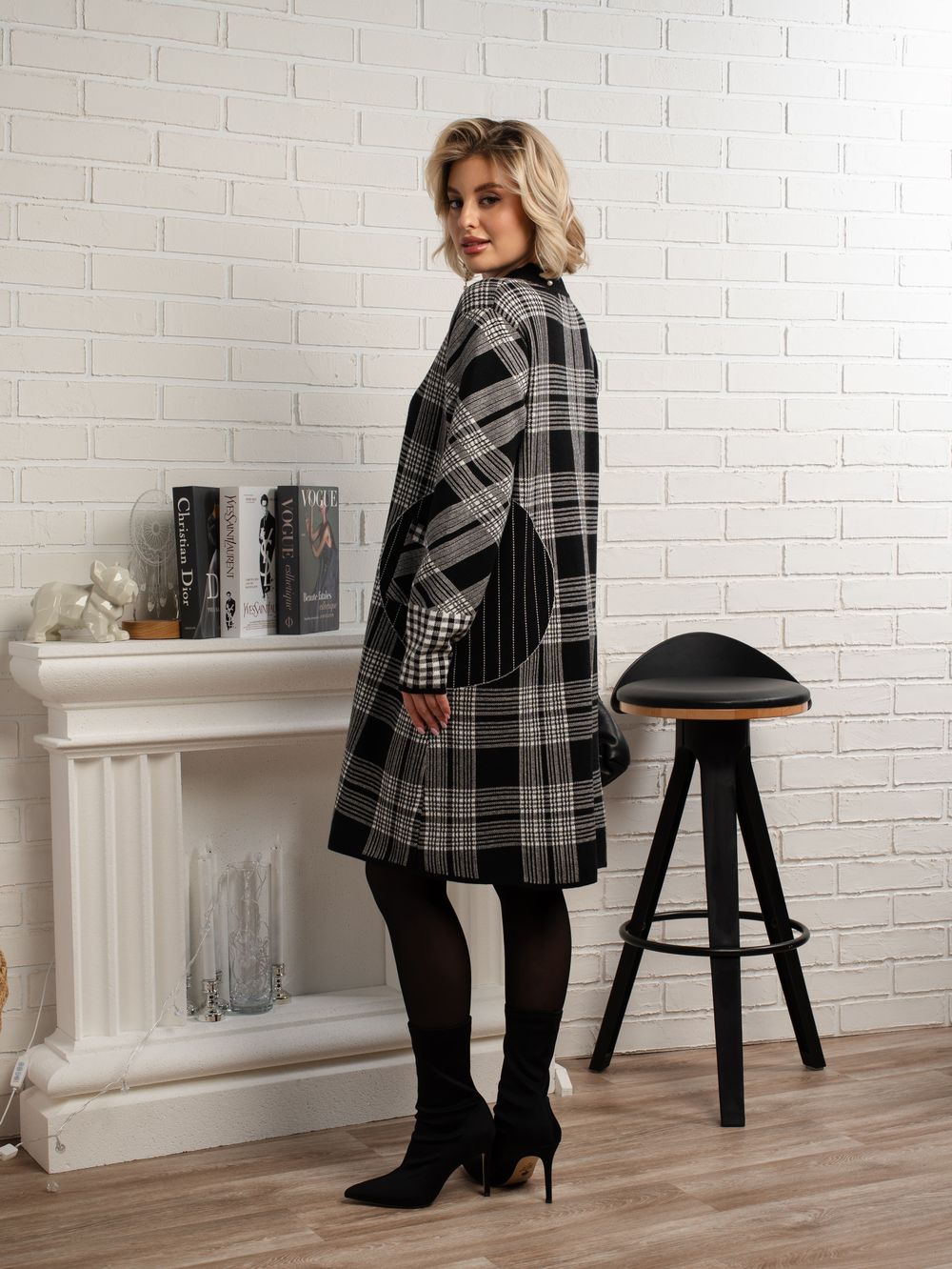 Платье Добринка (черно-белое) П15106-18М LT Collection