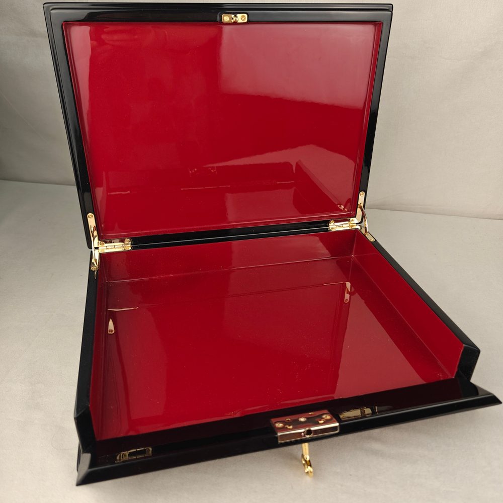 Шкатулка для бумаг А4 "Тройка" с ручной росписью