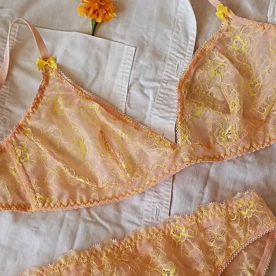 Кружево эластичное желтое/персик 20 см, Китай