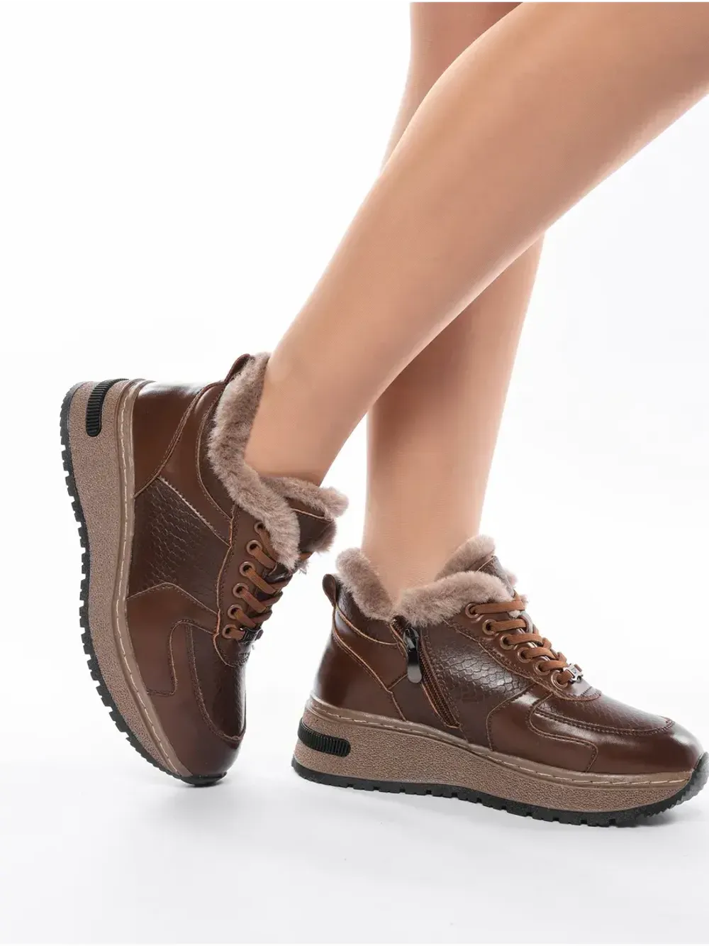 Кроссовки зимние