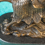 Настольная кабинетная скульптура «Конный рыцарь с топором»